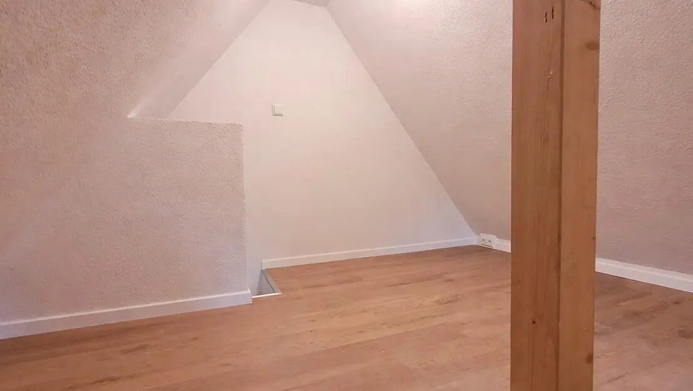 Ausgebauter Dachraum mit sichtbarem Holzständer in Schwäbisch Hall